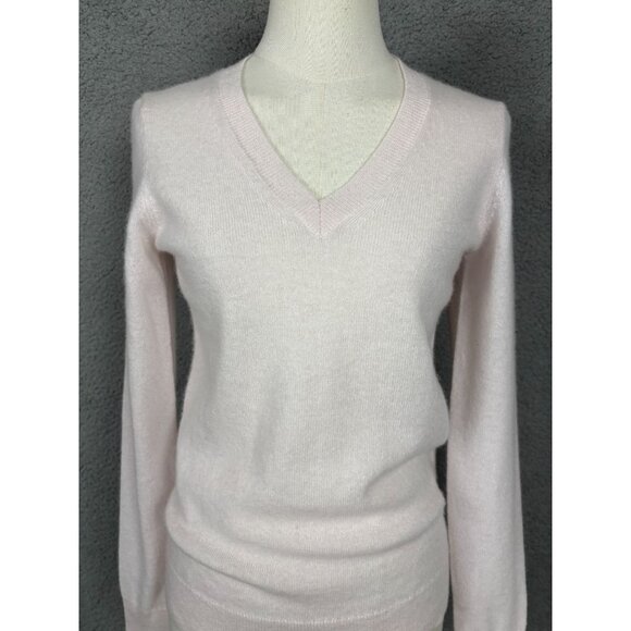 Charter Club 100% Cashmere Women's V-Neck Long-Sleeve Sweater Delicacy XS NWT's - Picture 2 of 8